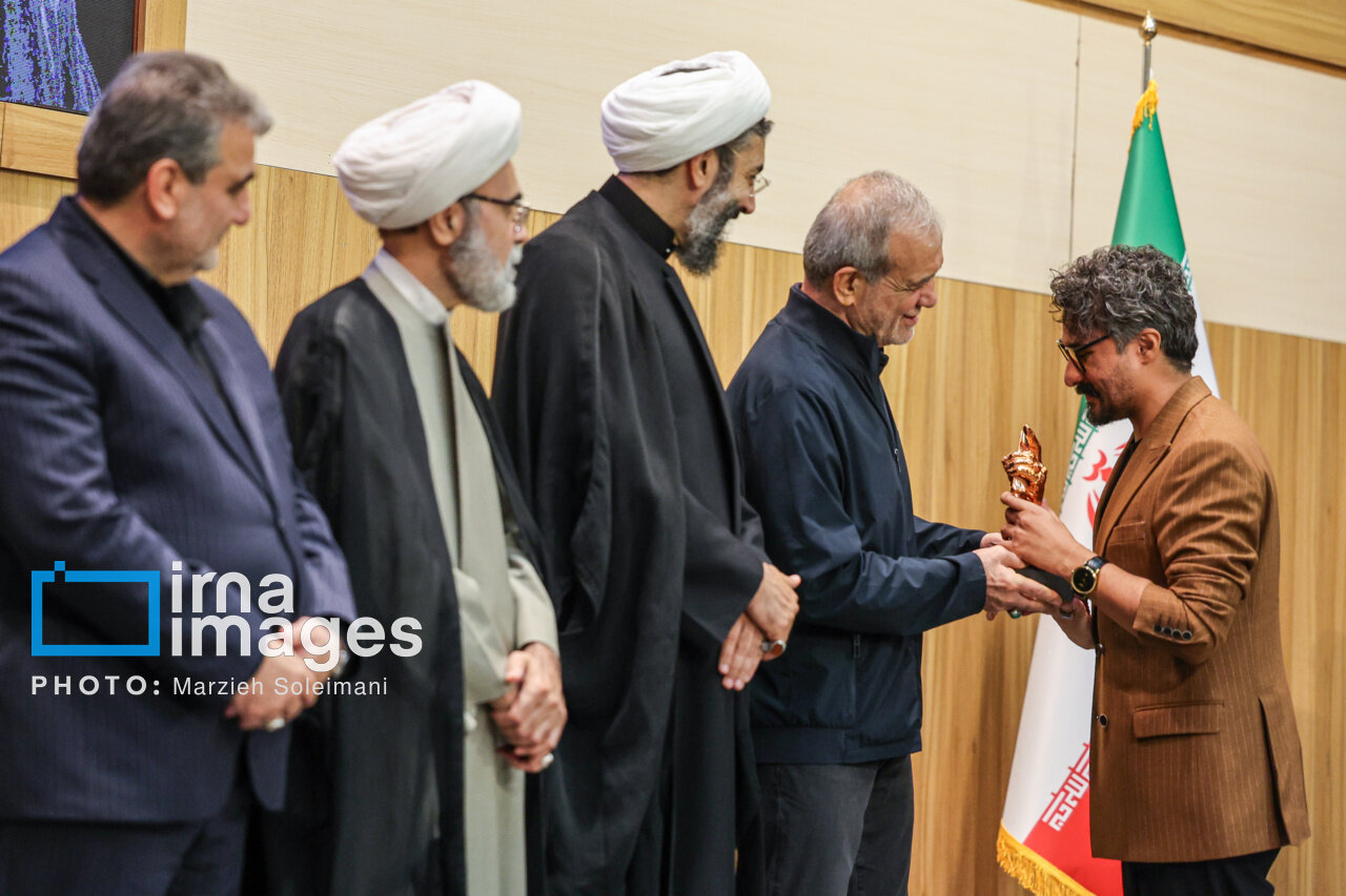 جایزه پزشکیان به راغب