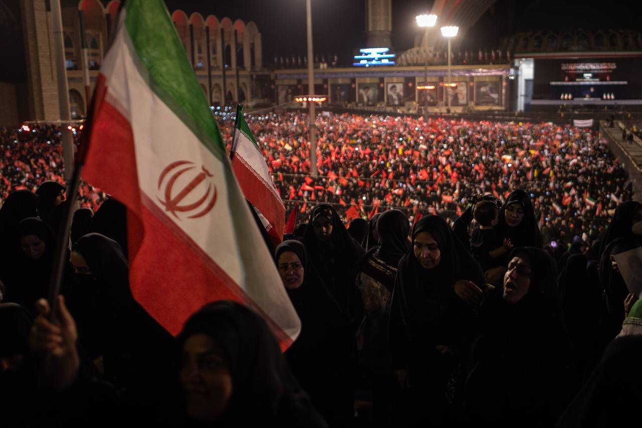 وداع با رهبر شهید