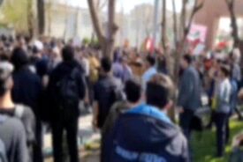 روزنامه اطلاعات: دانشجو را از دانشگاه نرانید؛ بگذارید اعتراض در دانشگاه بماند