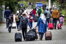 اگر جمعیت جهان ۱۰۰ نفر بود، ۹۶ نفر در کشور خود می‌ماندند و فقط ۴ نفر مهاجرت می‌کردند
