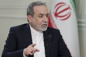 عراقچی درباره آیت الله سید مجتبی خامنه ای: جراحات سطحی برداشتند