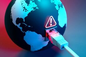 عضو هیات رئیسه کمیسیون صنایع پاسخ داد: محدودیت اینترنت چه زمانی برداشته می‌شود؟