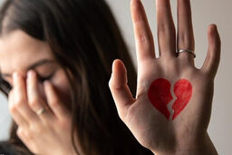  چرا رها کردن و فراموشیِ یک رابطه این‌قدر سخت است؟