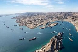 عبور دو تانکر گاز از تنگه هرمز