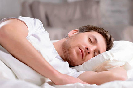 ۲ دلیل برای اینکه باید به پهلوی چپ بخوابید