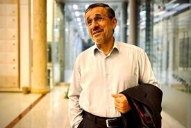 ببینید | «احمدی‌نژاد» شخص مورد ادعای ترامپ برای گفت‌و‌گو در داخل ایران است؟ | پاسخ نائب رئیس مجلس
