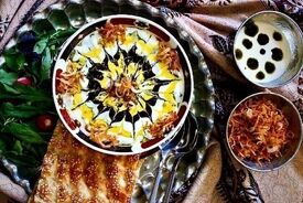 ببینید| غذای روستایی در ایران؛ پخت آش رشته سنتی و نان محلی در روستایی کوهستانی