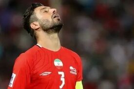 ببینید | حرکت جنجالی شجاع خلیل‌زاده پس از گل تراکتور؛ واکنش تند هواداران