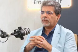 حجت میرزایی، اقتصاددان: حداقل ۵ سال زمان می‌برد تا ما به سطح اقتصادی فروردین ۱۴۰۴ برسیم، تازه با رفع تحریم‌ها