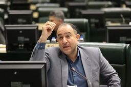 مجلس تریبون مردم است، نه ملک شخصی برخی افراد | تضعیف سران قوا در شرایط تهدید، پاس گل دادن به دشمن است
