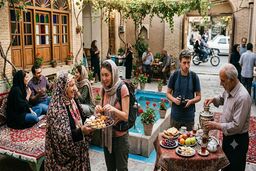 کدام رفتارهای ایرانی، از نظر خارجی‌ها عجیب است؟
