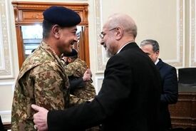 عاصم منیر راهی تهران شد