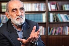 حسین شریعتمداری: یک جریان فکری انقلابی می خواهد رهبر انقلاب را فاقد قدرت معرفی کند
