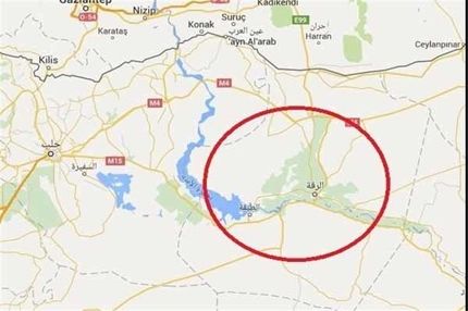 درگیری شدید عناصر داعش با نیروهای جولانی در ورودی شهر الرقه سوریه