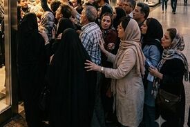 هجوم برای چند تکه لباس؛ روایت یک جامعه مضطرب