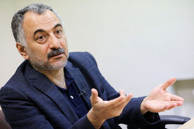سعید لیلاز: رهبری اگر می‌خواستند زنده بمانند، باید ایران را دودستی تحویل آمریکا می‌دادند