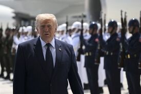 اتهام ترامپ به ایران درباره حمله به پایگاه فرفورد انگلستان