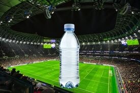 فیفا عقب‌نشینی کرد؛ جنجال بطری‌های آب در جام جهانی بالا گرفت