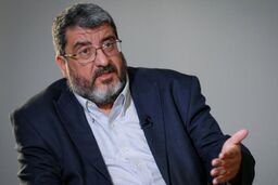 پیشنهاد عجیب فواد ایزدی برای پایان جنگ؛ کل زیرساخت های منطقه را بزنیم، ترامپ جنگ را تمام می‌کند!