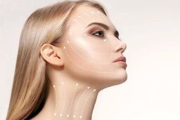 ببینید | چند دقیقه تمرین ساده برای لیفت طبیعی صورت