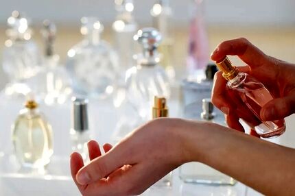 یک ترفند جالب برای ماندگاری بیشتر بوی عطر و ادکلن