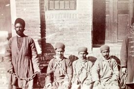 عدالت به سبک قاجار؛ تصویر تاریخی از محکومان در شهر تهران
