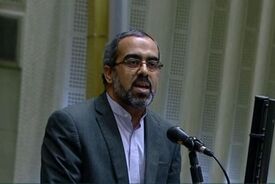 ببینید | ادعای نماینده مجلس: گزارش غلط به رهبری می‌دهند و می‌گویند قحطی نزدیک است پس باید ارز را گران کنیم!