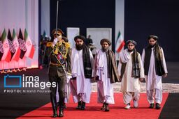 دو قاب متفاوت از هیئت‌های افغانستان در مراسم وداع با رهبر شهید