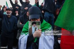 گزارش تصویری خبرگزاری فرانسه از تجمع مردم تهران در پی شهادت رهبر انقلاب