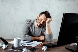 چرا بدون کار کردن هم خسته‌ایم؟