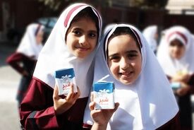 شیر و تغذیه رایگان در مدارس توزیع می‌شود