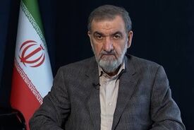 محسن رضایی: ایران صاحب تنگه است و اجازه دخالت آمریکا را نمی‌دهد | هر تهدیدی علیه ایران پاسخ می‌گیرد