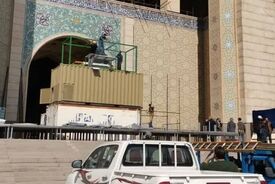 ببینید | اولین تصاویر از آماده‌سازی محل وداع با رهبر انقلاب در مصلی تهران
