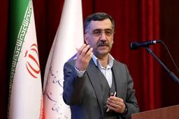 انتقاد معاون وزیر بهداشت از قطع اینترنت: کاهش ۱۰ هزار مقاله در سال ۲۰۲۶ و تنزل جایگاه ایران به رتبه بیستم جهان