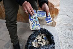 گزارش رویترز: کاشی‌های خرد شده، گنبدهای لرزان: نگاهی از درون به چگونگی آسیب دیدن اماکن تاریخی ایران در جنگ