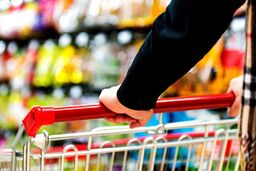 سایه جنگ بر بازار کالاهای اساسی 
