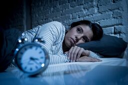 بی‌خوابی جمعی؛ وقتی یک جامعه شب‌ها بیدار می‌ماند
