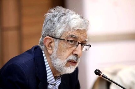 ببینید | جواب غیرمنتظره حداد عادل به درخواست رساندن سلام به رهبر انقلاب