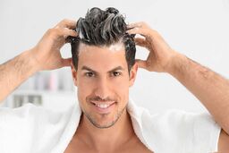 هر چند وقت یک‌بار باید موهایمان را بشوییم؟
