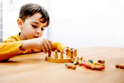 جنگ چگونه زندگی کودکان اوتیسم را دگرگون می‌کند؟