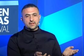 مدیر هوش مصنوعی مایکروسافت: بیشتر مشاغل اداری تا ۱۸ ماه آینده از بین می‌روند