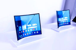 دردسر زودهنگام گوشی ۲۹۰۰ دلاری؛ گزارش خرابی نمایشگر Galaxy Z TriFold