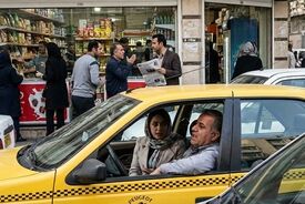 از تاکسی تا سوپرمارکت؛ اتاق خبر غیررسمی ایران در ۲۴ ساعت