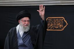 ویدیویی وایرال شده از دعای رهبر شهید انقلاب با حضور گسترده شهدای انقلاب 