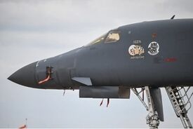 آمریکا ۱۲ بمب‌افکن B-1 را به‌دلیل تهدید احتمالی ایران از بریتانیا خارج کرد