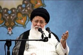 علم‌الهدی: وصیت‌نامه رهبر انقلاب نزد پسرانشان است | حاج‌آقامجتبی از طریق ارتباطات کتبی مدیریت می‌کند