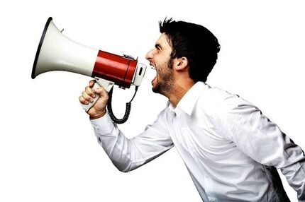 چرا بعضی‌ها همیشه بلند حرف می‌زنند؟